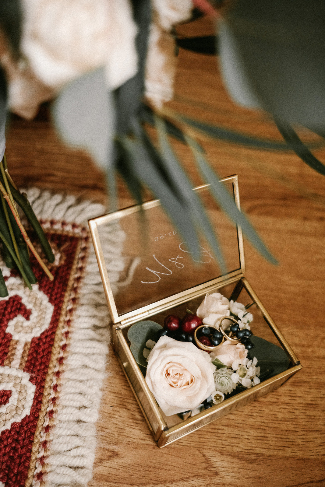 Rectangular glass ring holder box