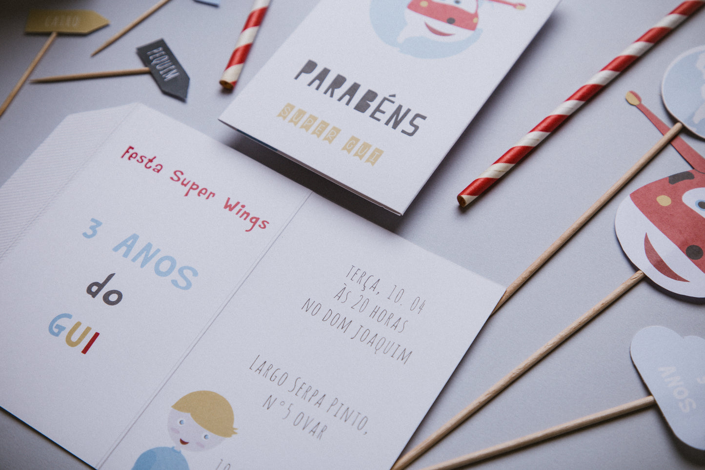 Airplane birthday invitation