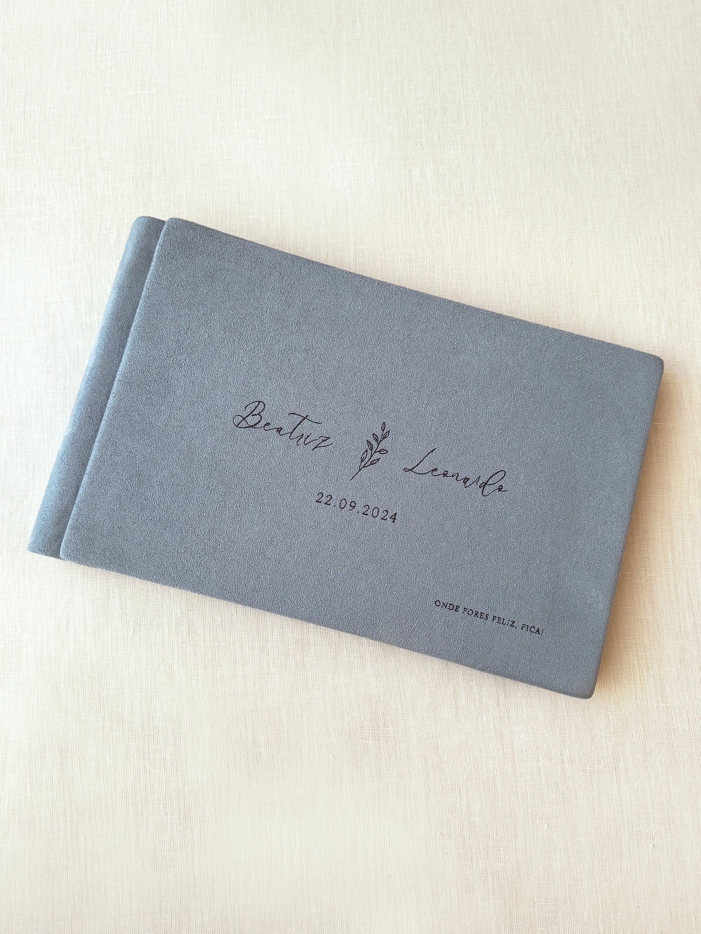 Livro de honra camurça azul com flor