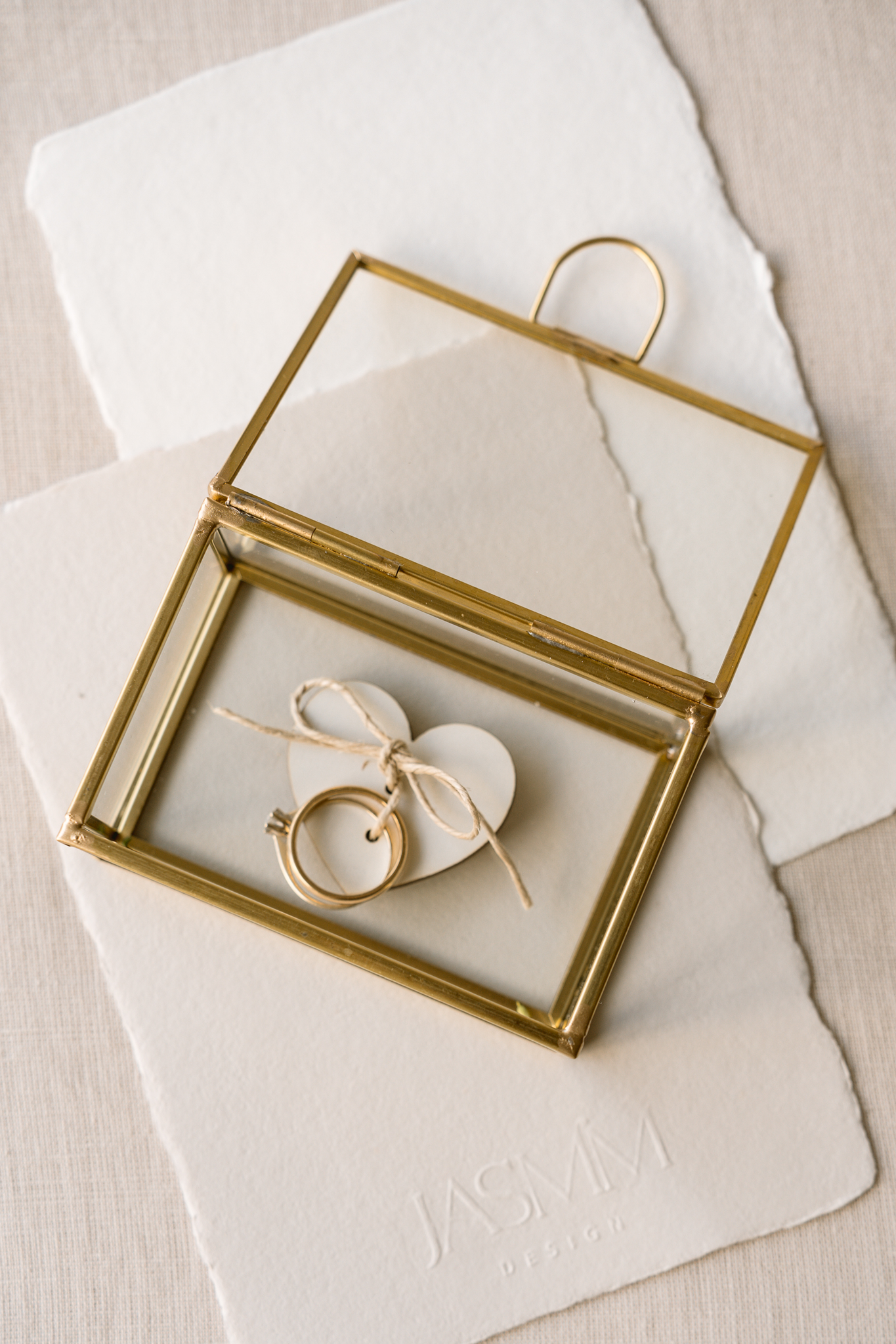 Rectangular glass ring holder box