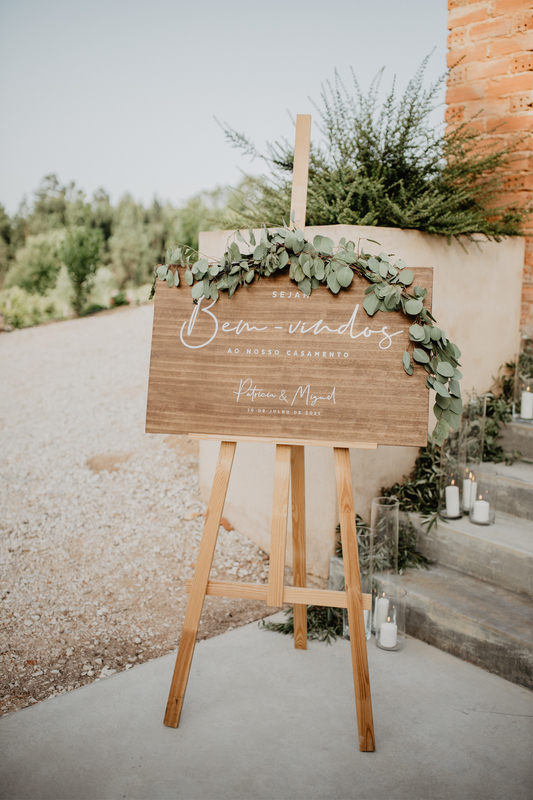 Wooden welcome sign