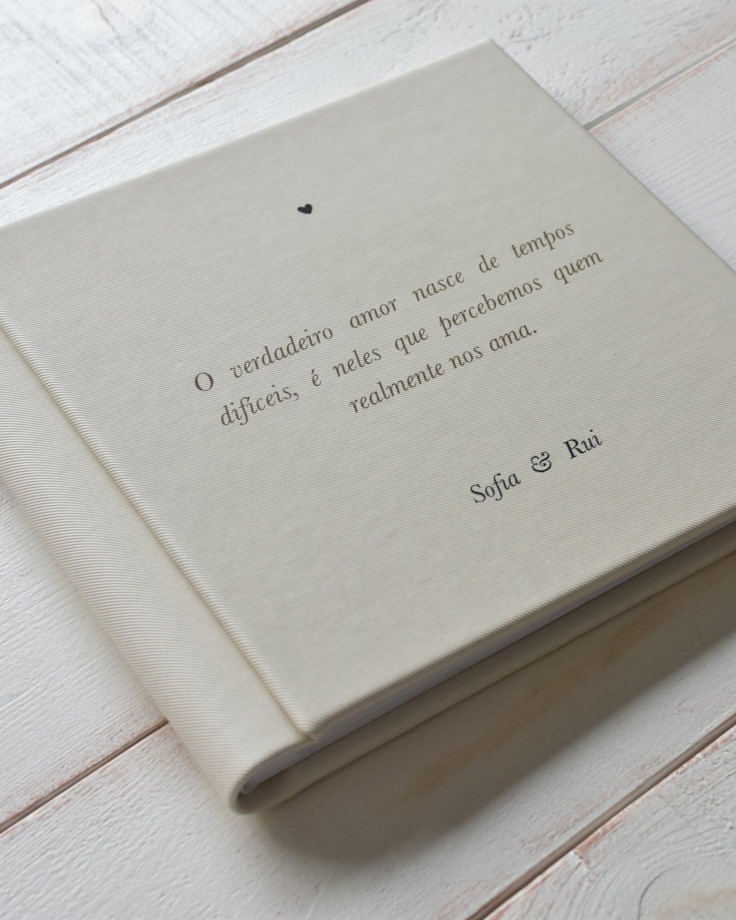Livro de honra em linho bege